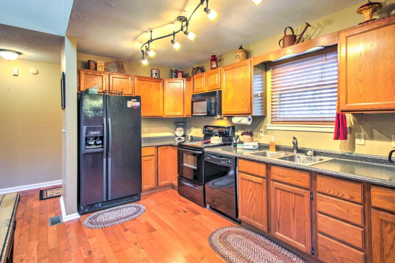 Tree Top Dream Cabin With Hot Tub In Gatlinburg! Villa Esterno foto