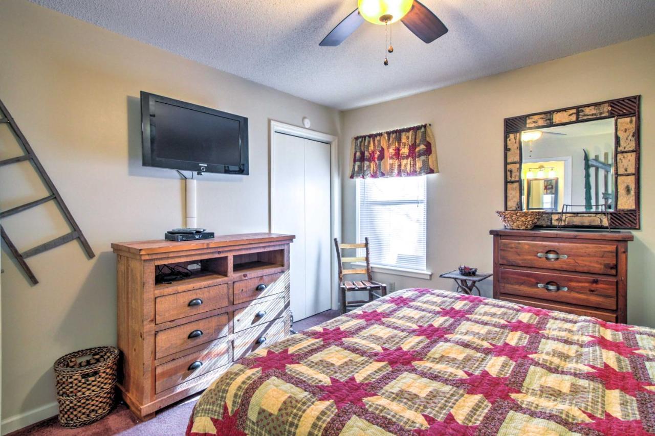 Tree Top Dream Cabin With Hot Tub In Gatlinburg! Villa Esterno foto