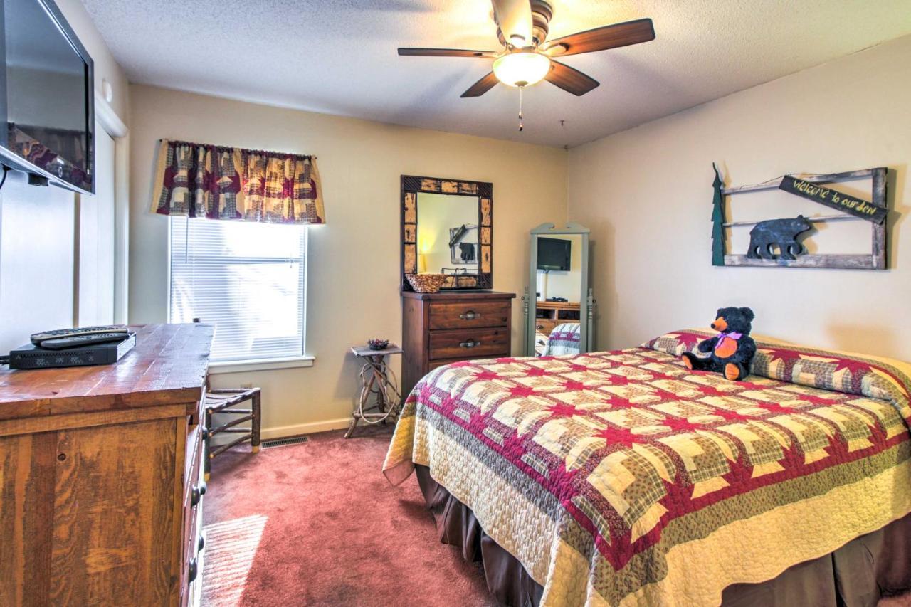 Tree Top Dream Cabin With Hot Tub In Gatlinburg! Villa Esterno foto
