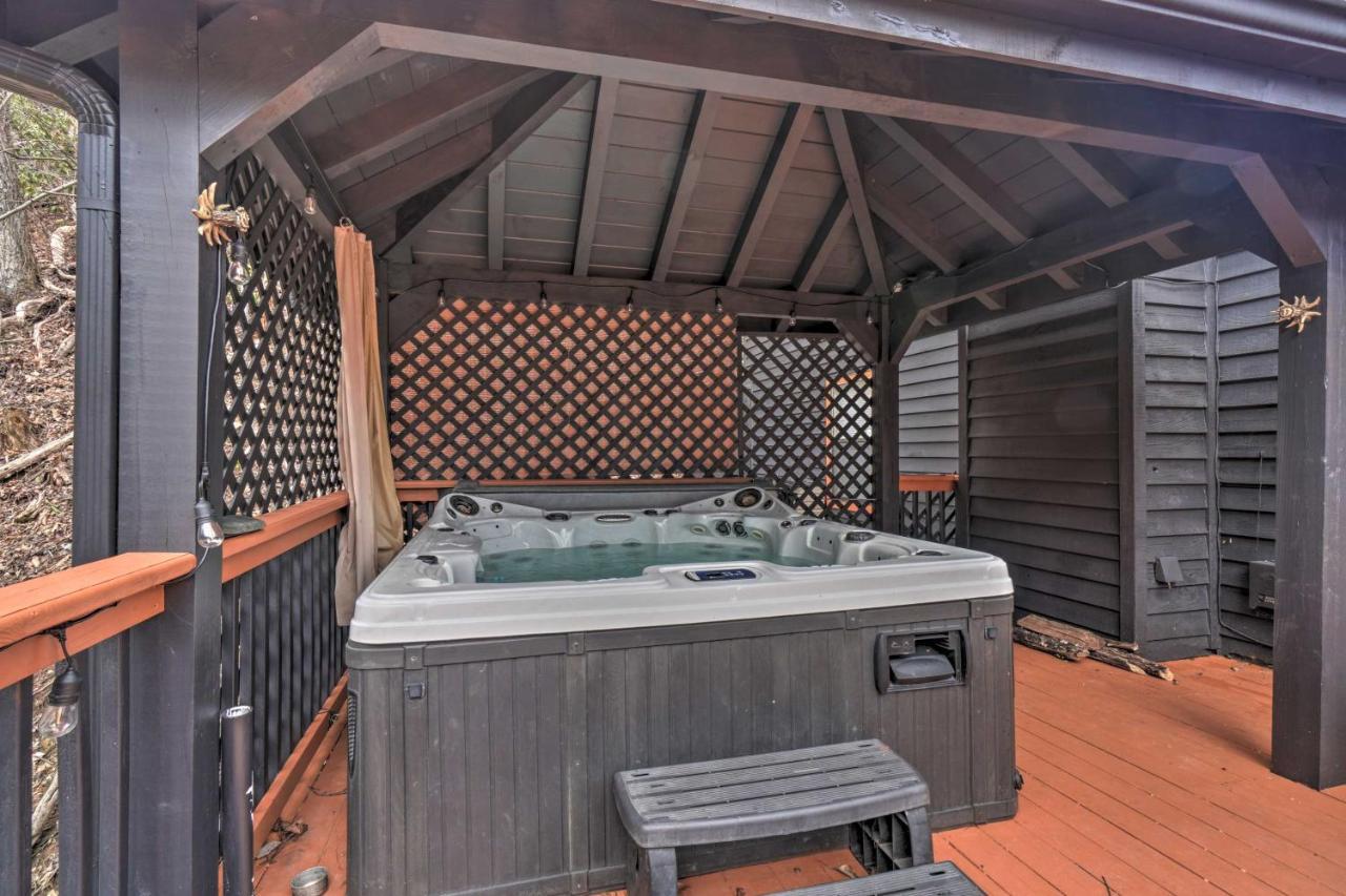 Tree Top Dream Cabin With Hot Tub In Gatlinburg! Villa Esterno foto